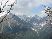 11 Veduta  della Valle del Vò, sullo sfondo i monti Gleno e Torena